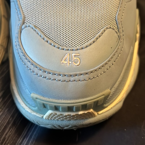 Balenciago’s 45 light blue size 12. Comes with extra shoe strings and dust bag - Picture 3 of 10